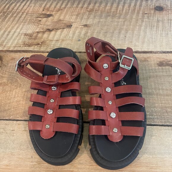 Free People Hadley Hammered Stud Sandals NEW Size 39 (US 9) - Picture 3 of 9